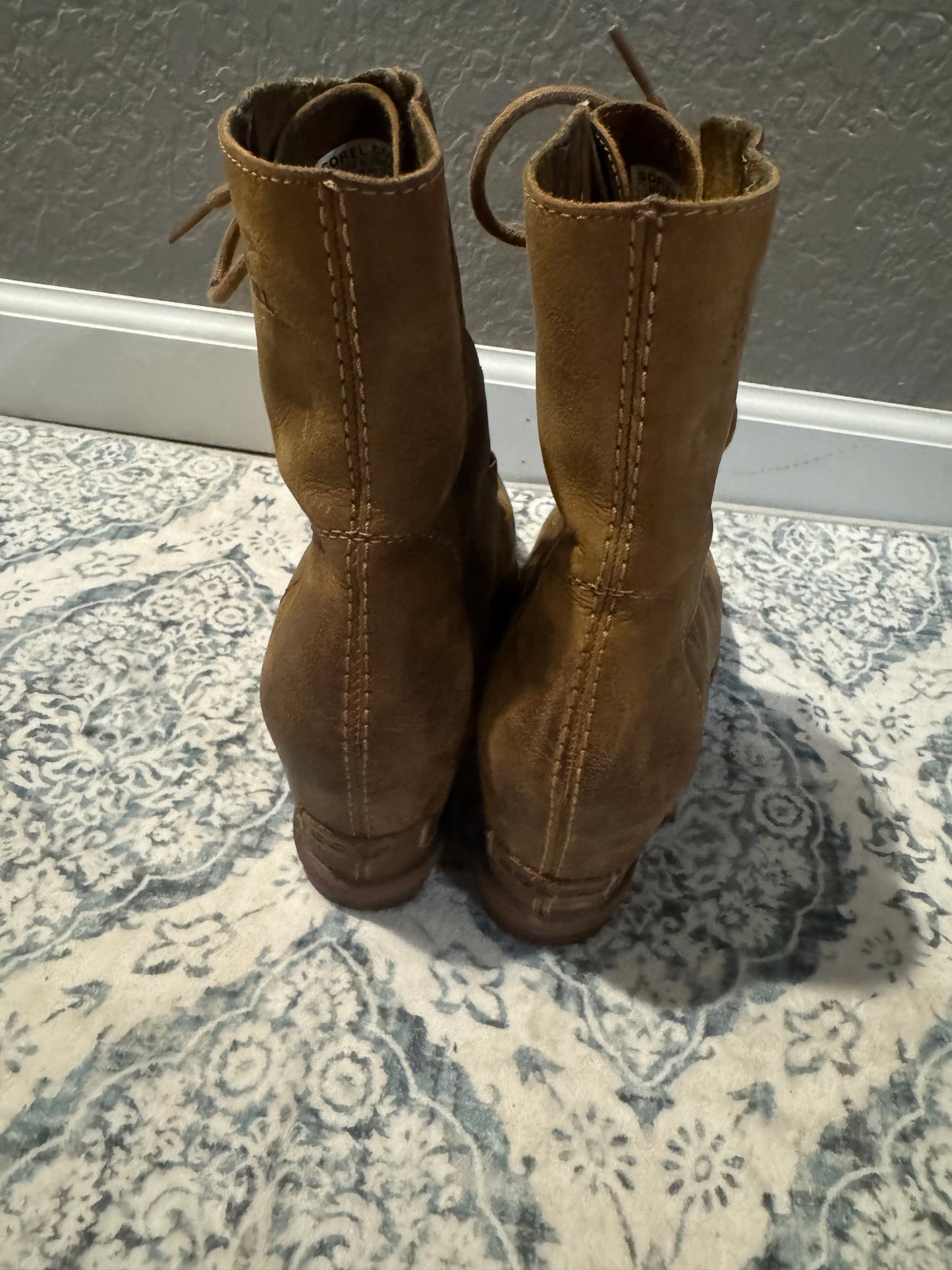 Sorel dark brown boots suede 9.5