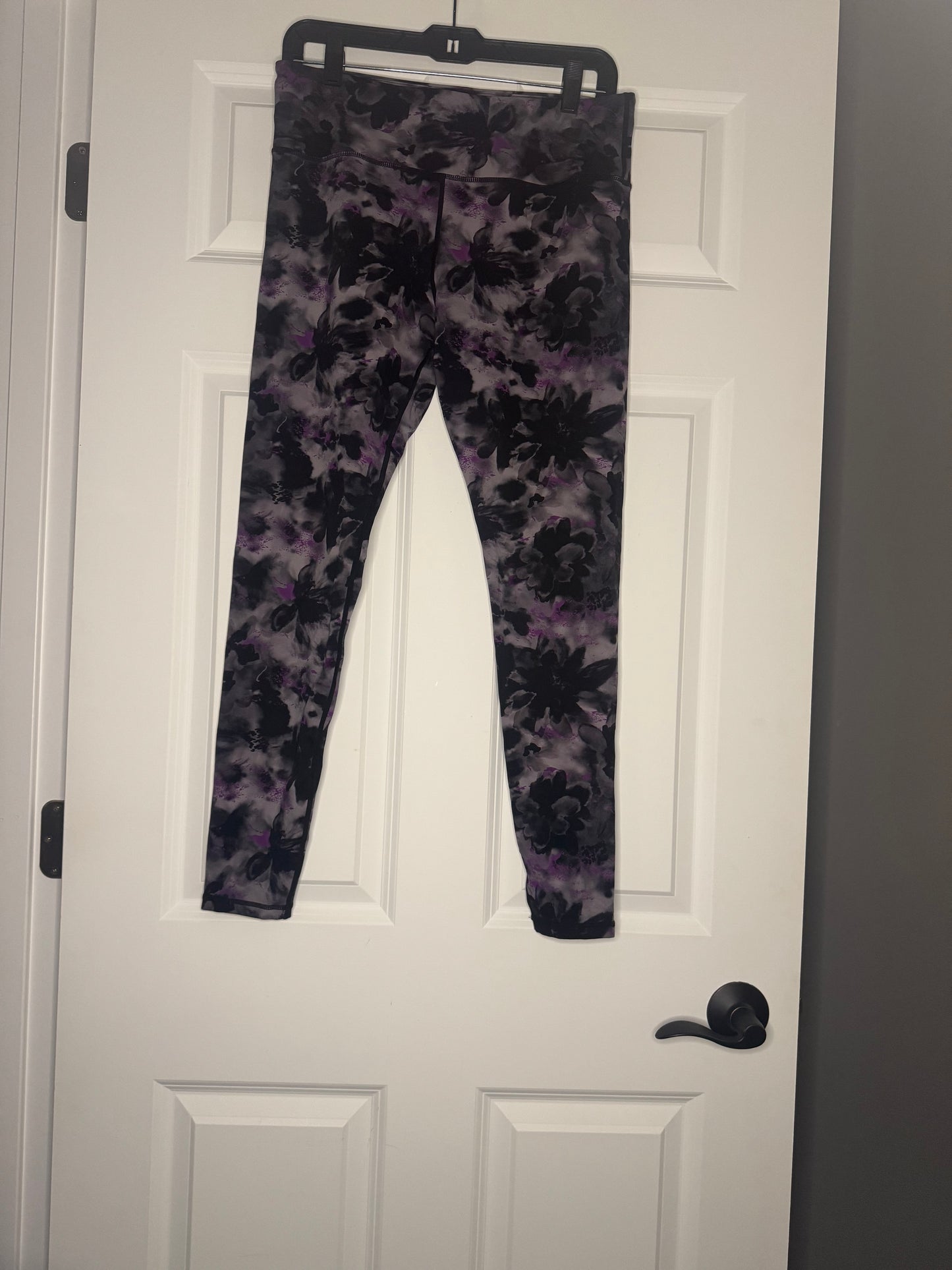 Zyia active 7/8” leggings gray black purple print 12