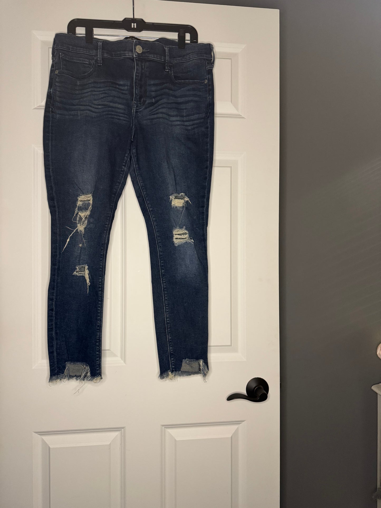 Express ultimate stretch ankle legging mid rise jeans 14 distressed