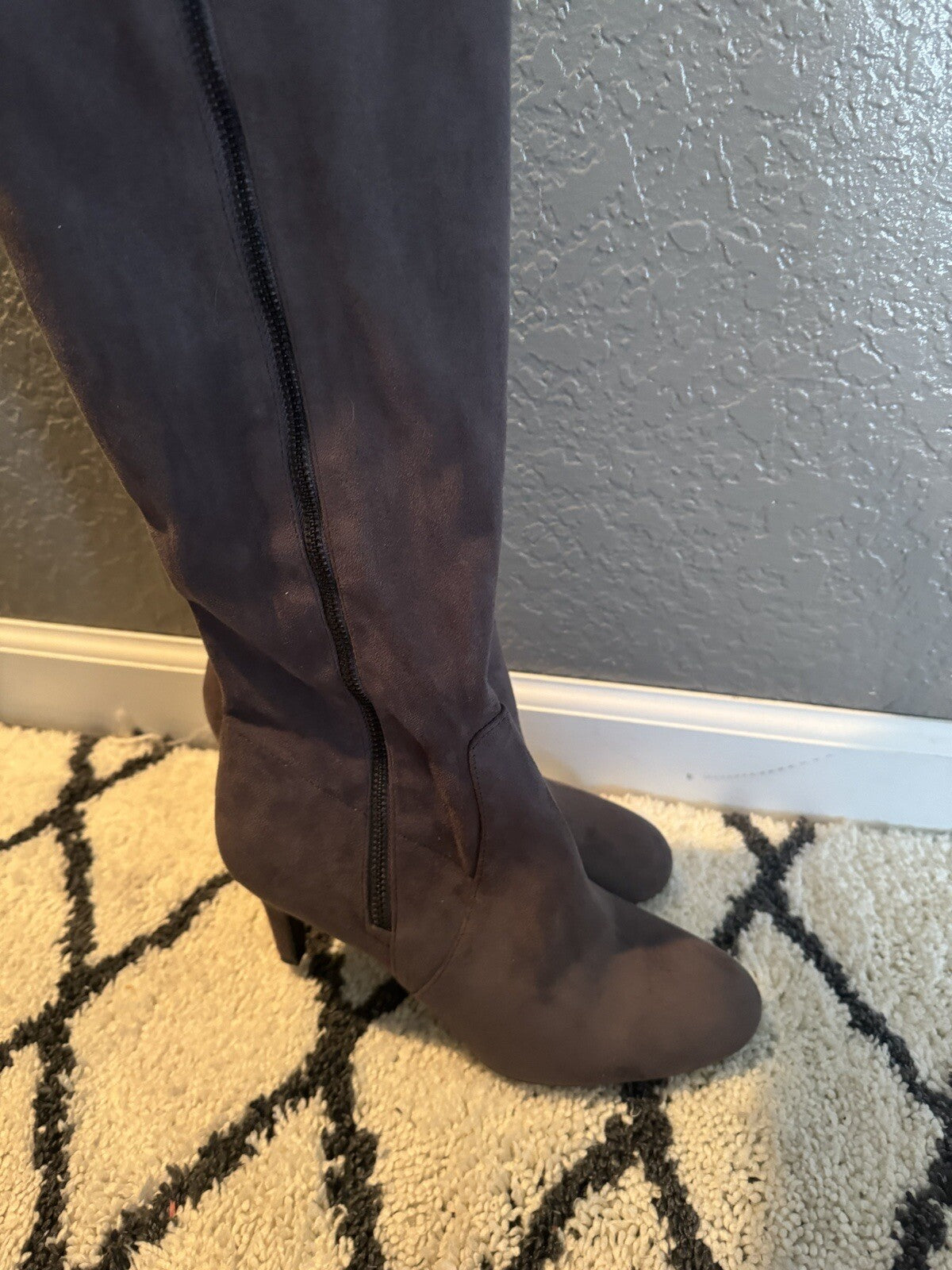 Bcbg Generation Gray Tall Boots 8m Brand New