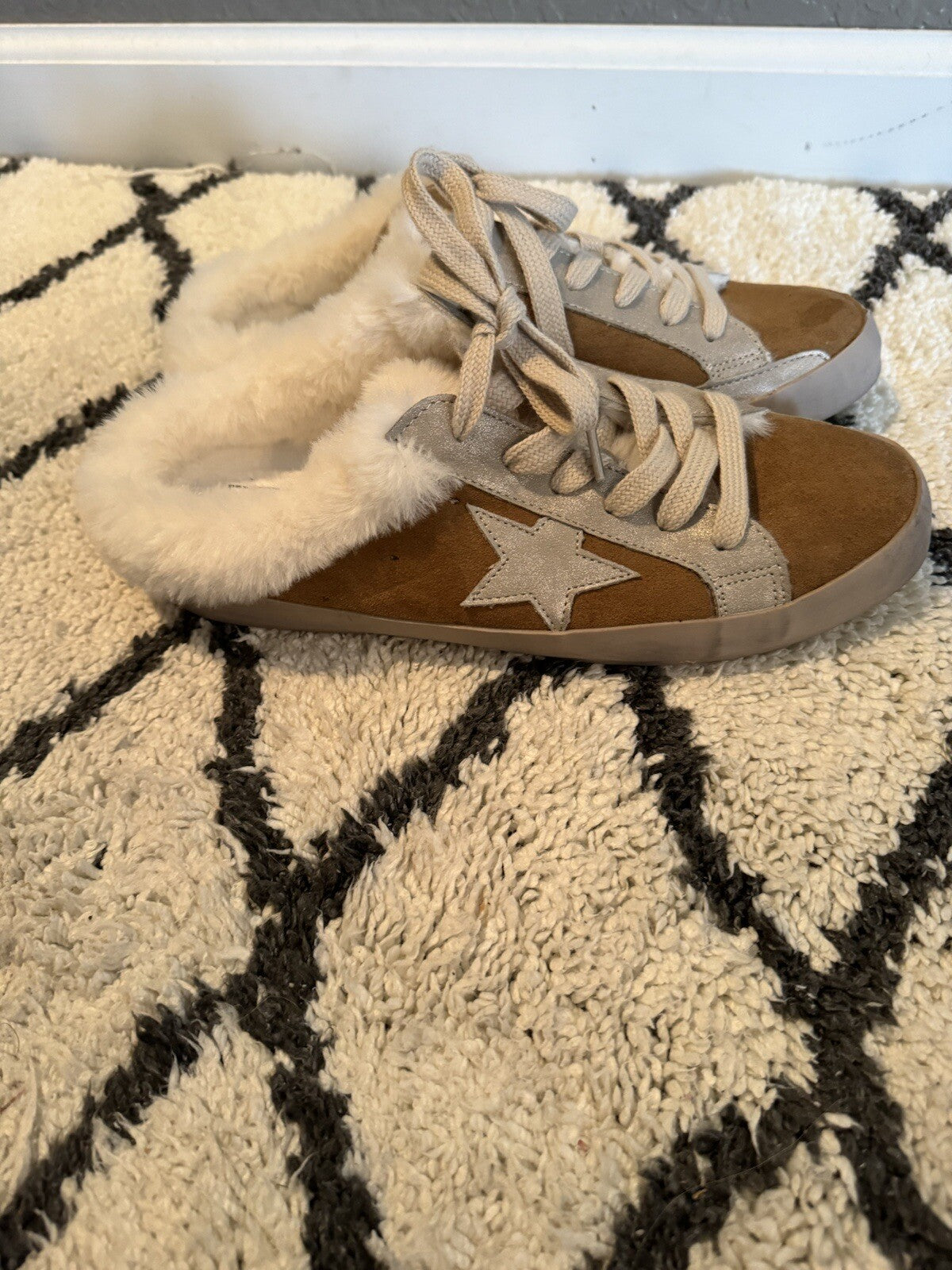 Shu Shop Slip On Sneakers Size 8.5 Brown Beige