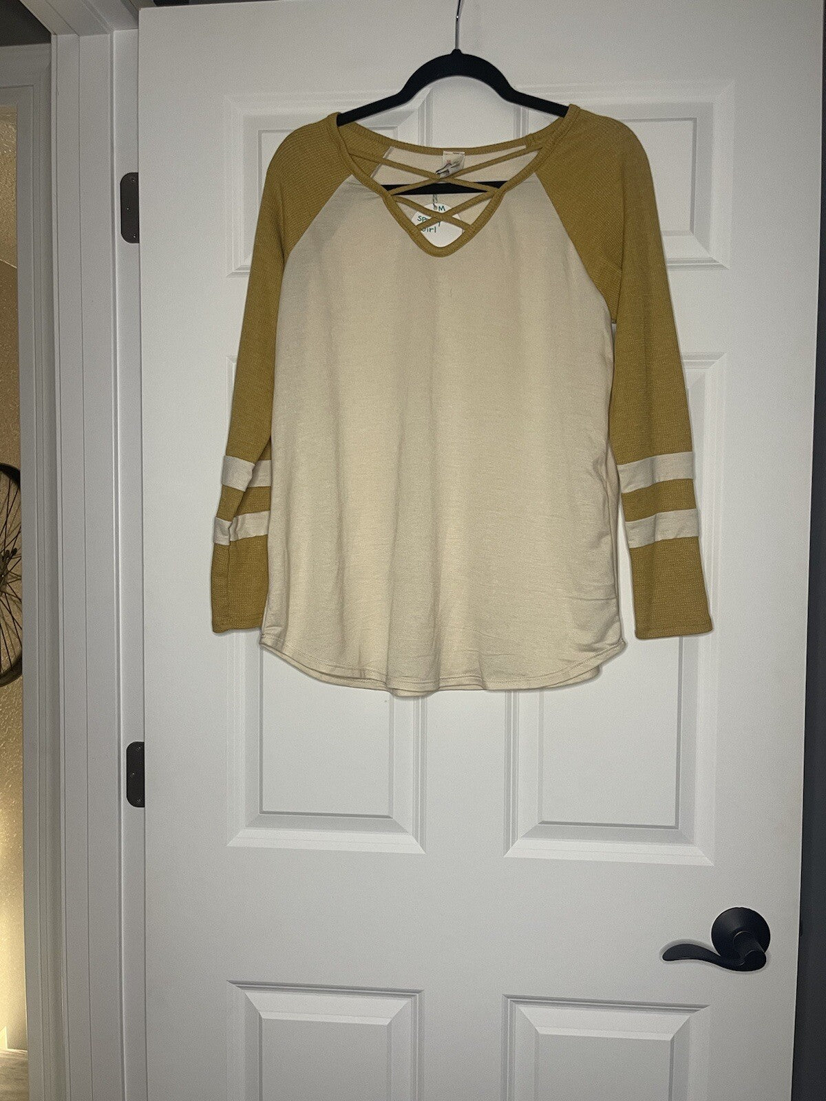 7th Ray long sleeve blouse medium mustard and beige NWT