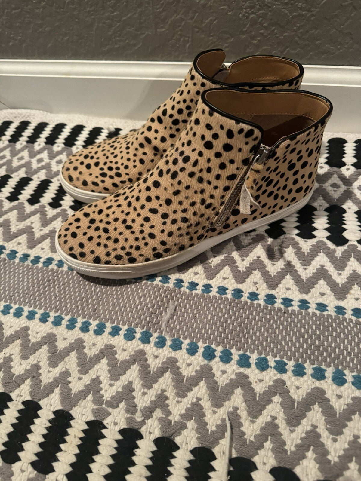 Crown Vintage Leopard Calf Hair Sneakers Size 9 Brown Black 