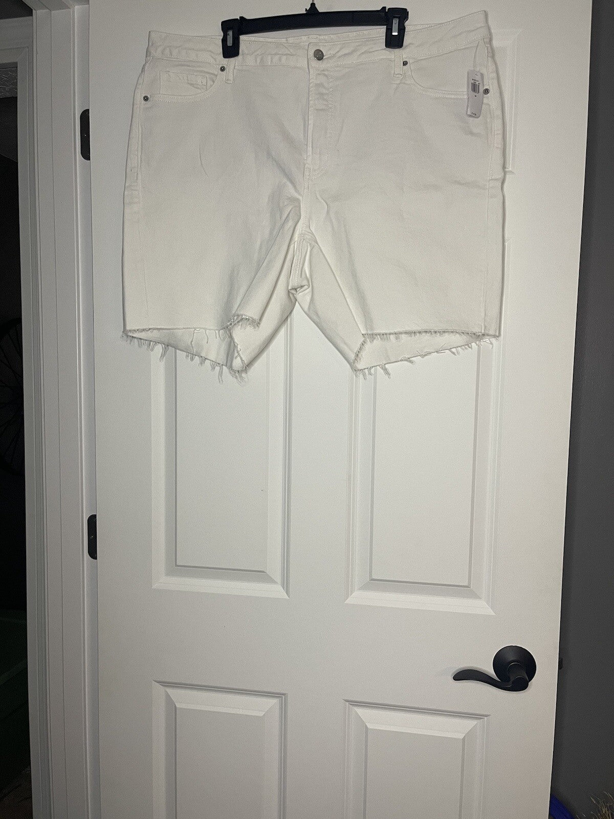Old Navy high rise og straight shorts size 20 white NWT