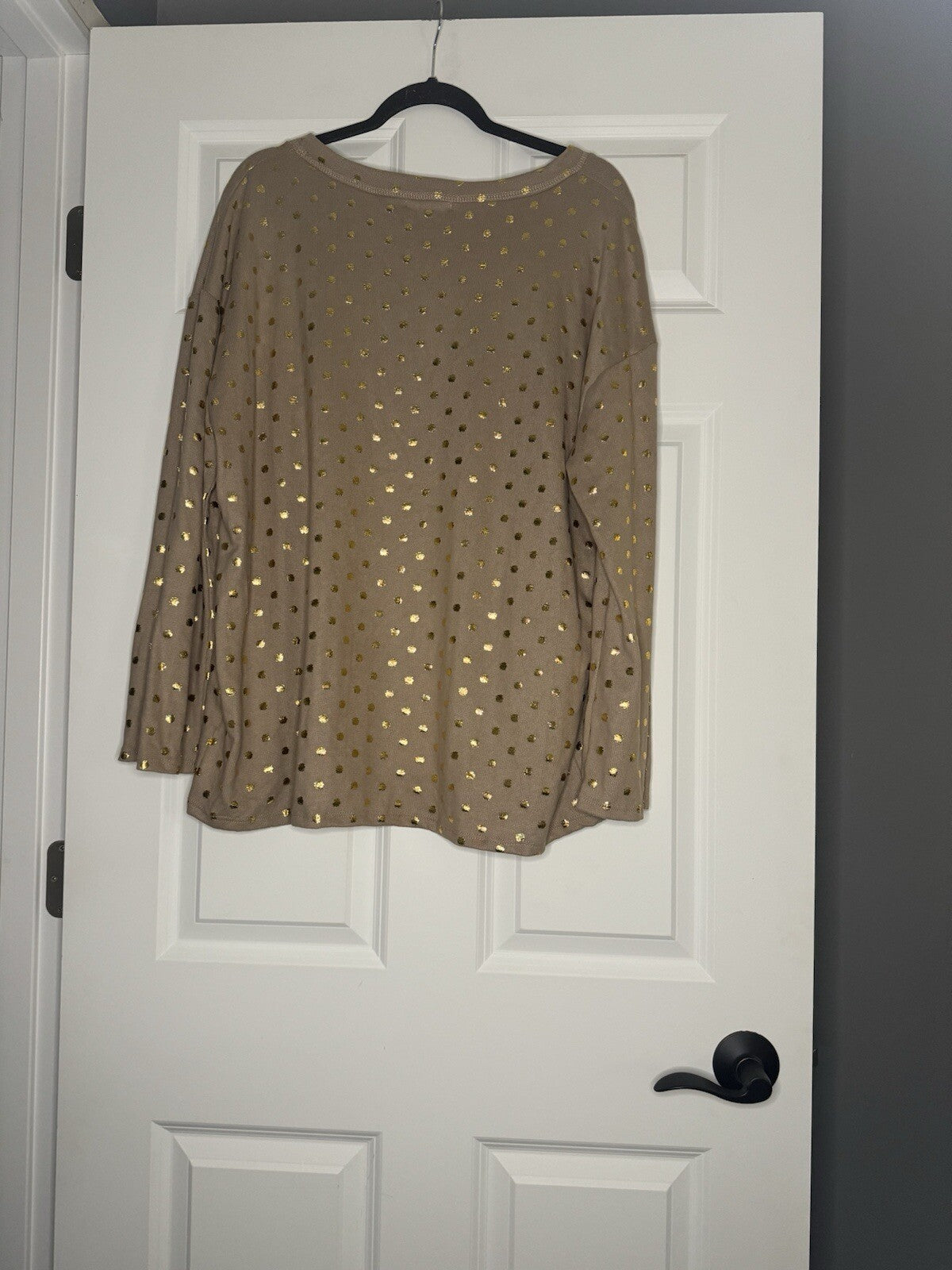 Betseys Boutique Shop Long Sleeve Blouse Xl Taupe W Gold Polka Dots