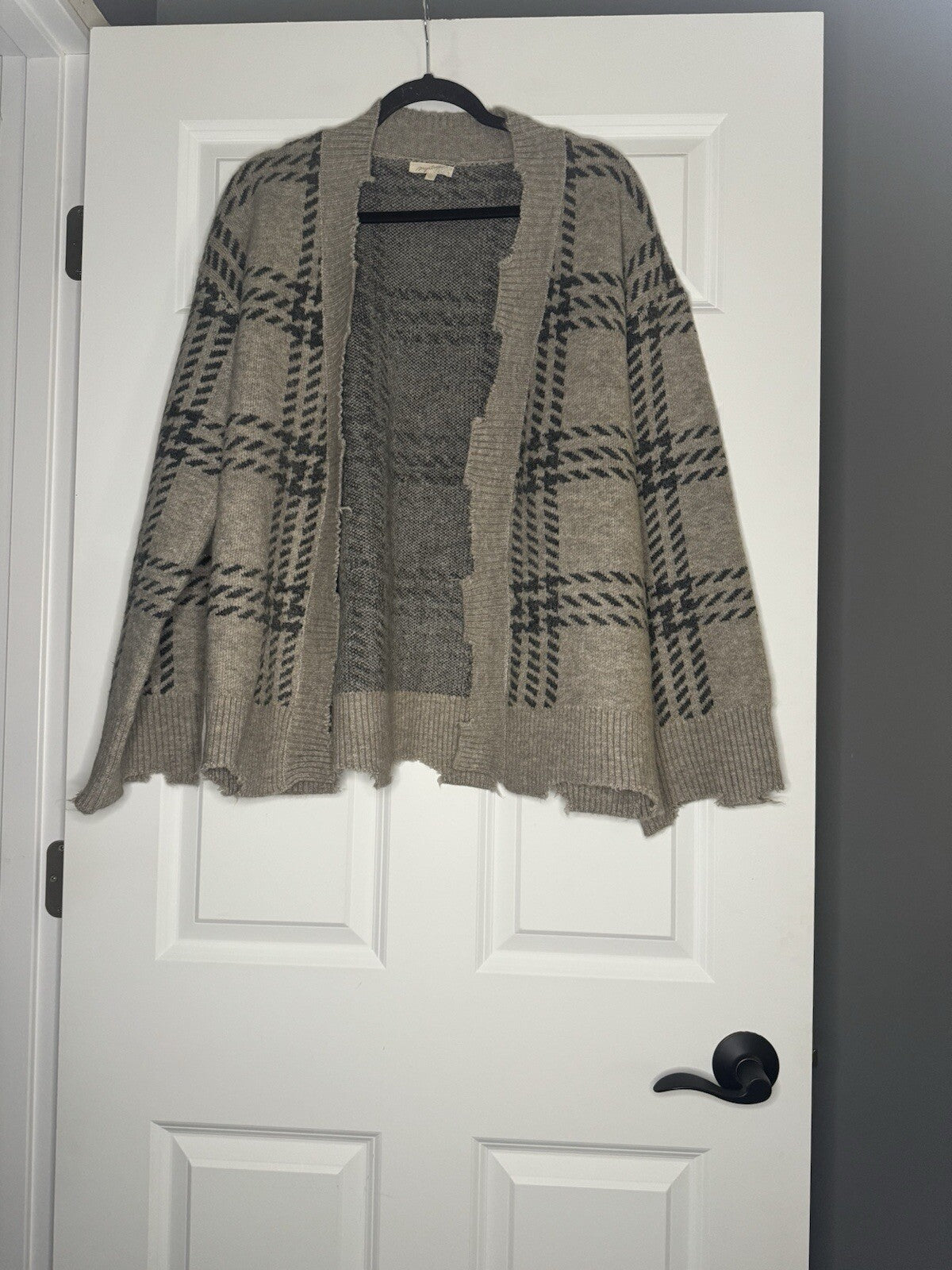 Mystree Cardigan Taupe Gray Print Distressed Trim Large