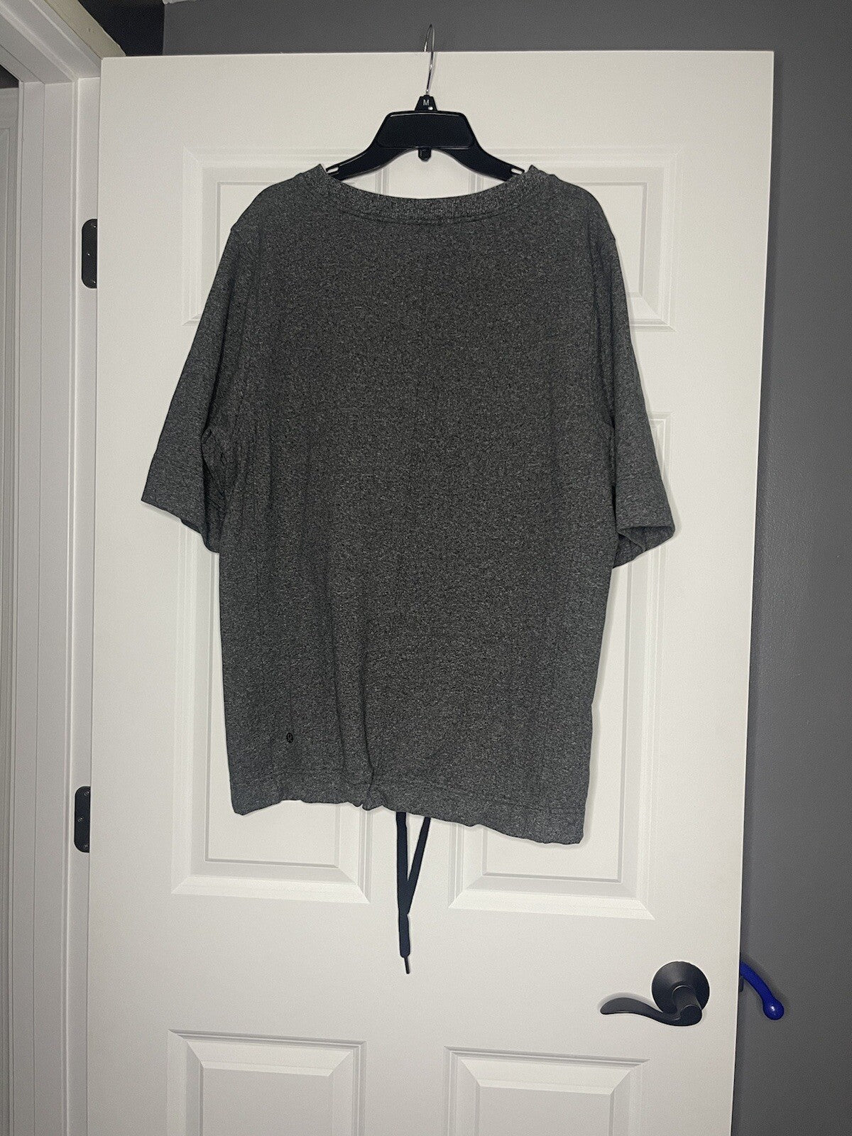 Lululemon crewneck Sweatshirt 3/4 sleeve charcoal size 6 with drawstring