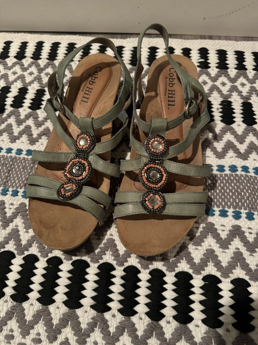 Cobb Hill Sandals Size 10 Green With Multicolor Beading 