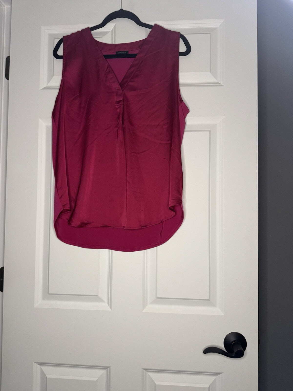 Ann Taylor Loft Sleeveless Blouse Shiny Pink Material 