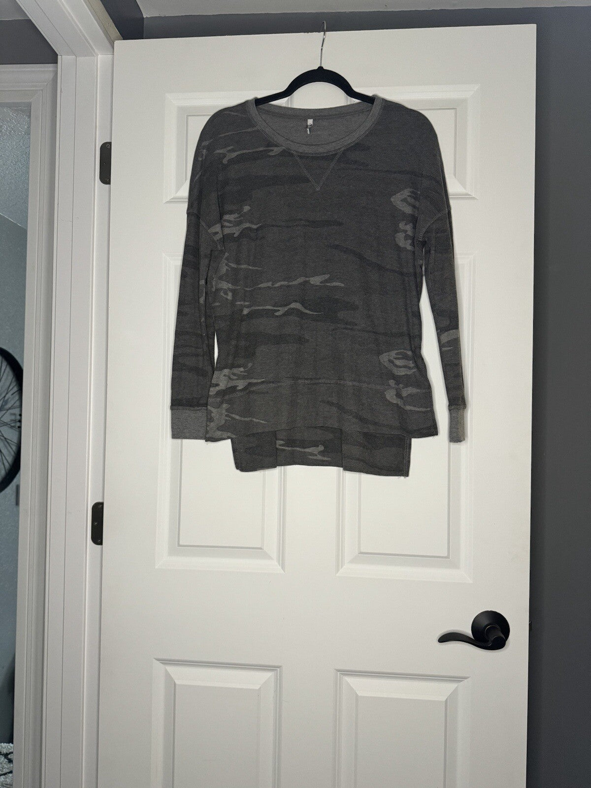 Z Supply Waffle Knit Long Sleeve Gray Camo Small 