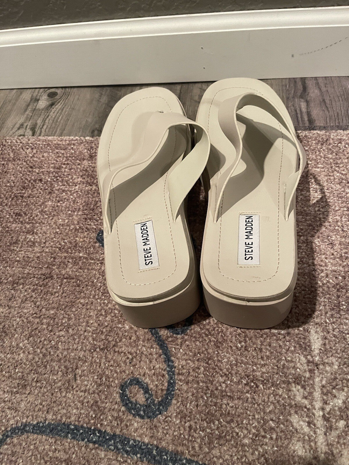 Steve Madden Platform Flip Flips Beige Size 10 Brand New 