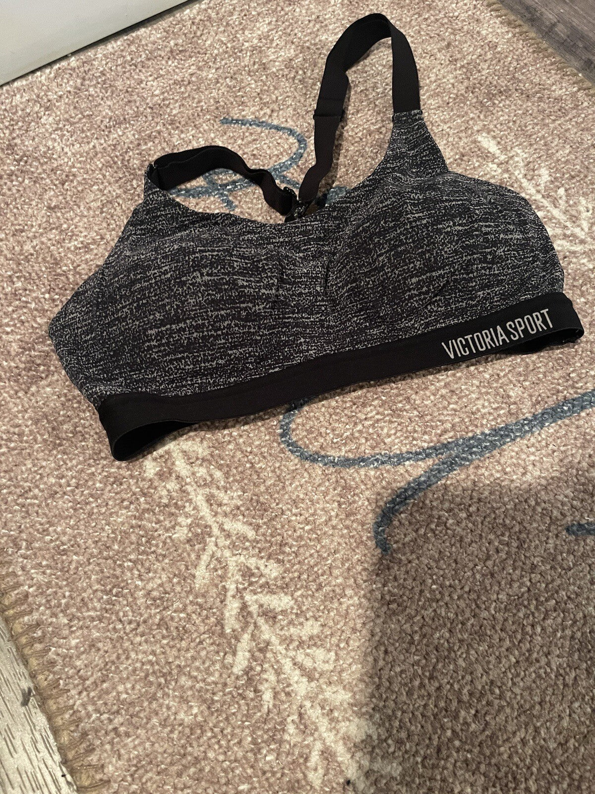 Victorias secret incredible sports bra 32c black gray