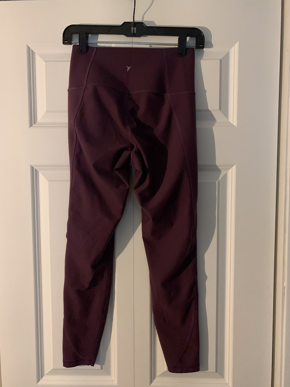 Old Navy Active size small leggings plum duo dry 
