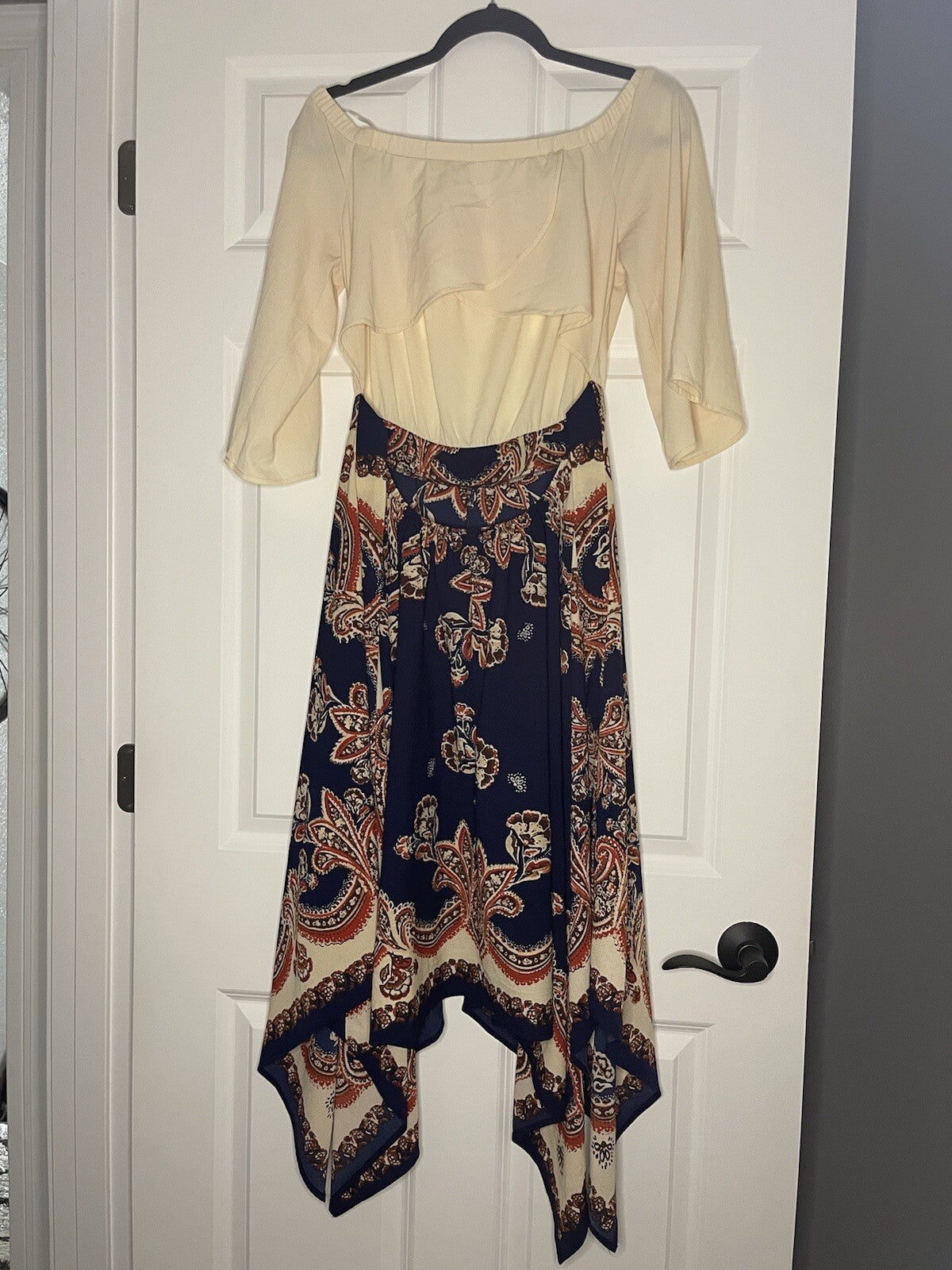 A Calin Los Angeles Dress Large Cream Top W Navy Multi Floral Body Cut Out Back 