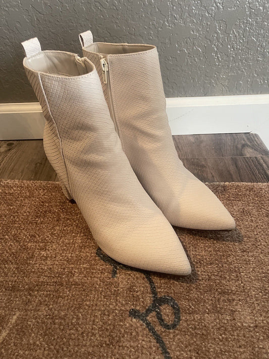 Show Dazzle Boots Size 10 White 