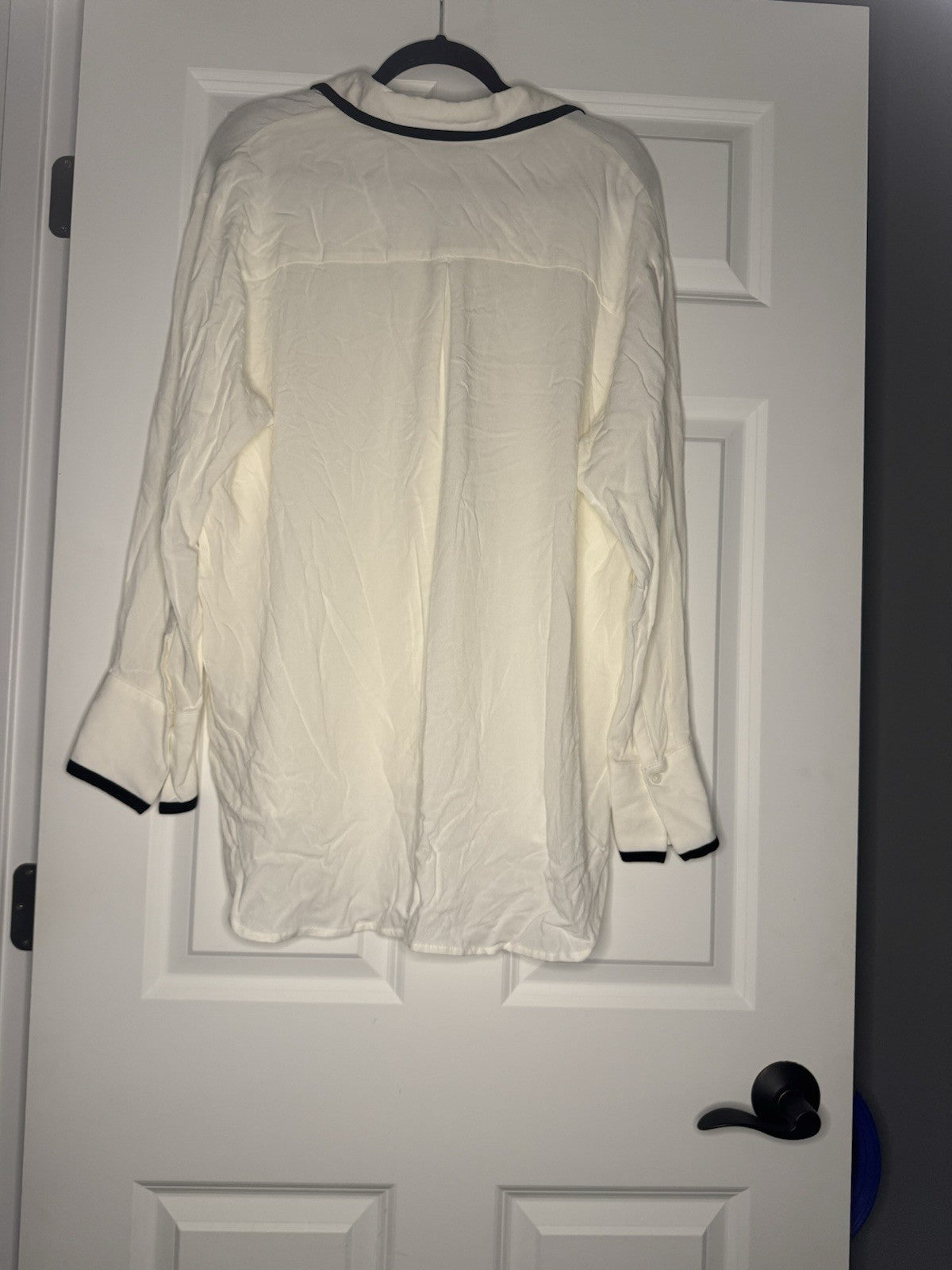 Old Navy Button Up Blouse Large Ivory W Black Trim 