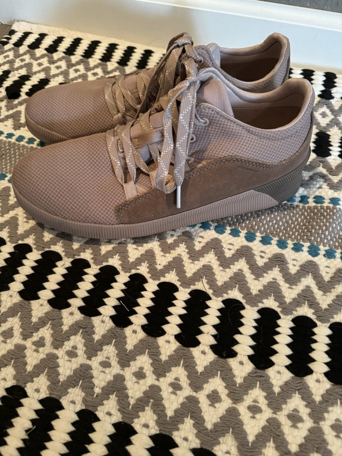 Sorel Sneaker Mauve Size 10.5 Waterproof In Excellent Condition 