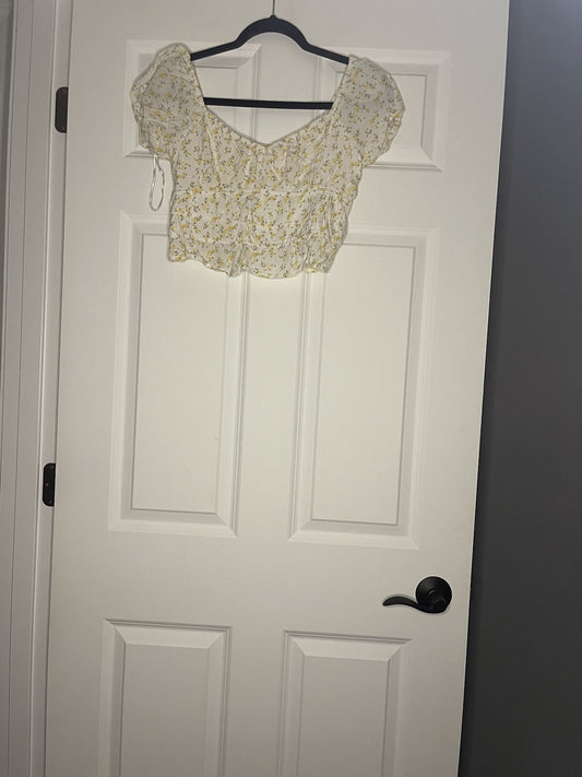 Hollister Crop Short Sleeve White With Yellow Green Floral Medium