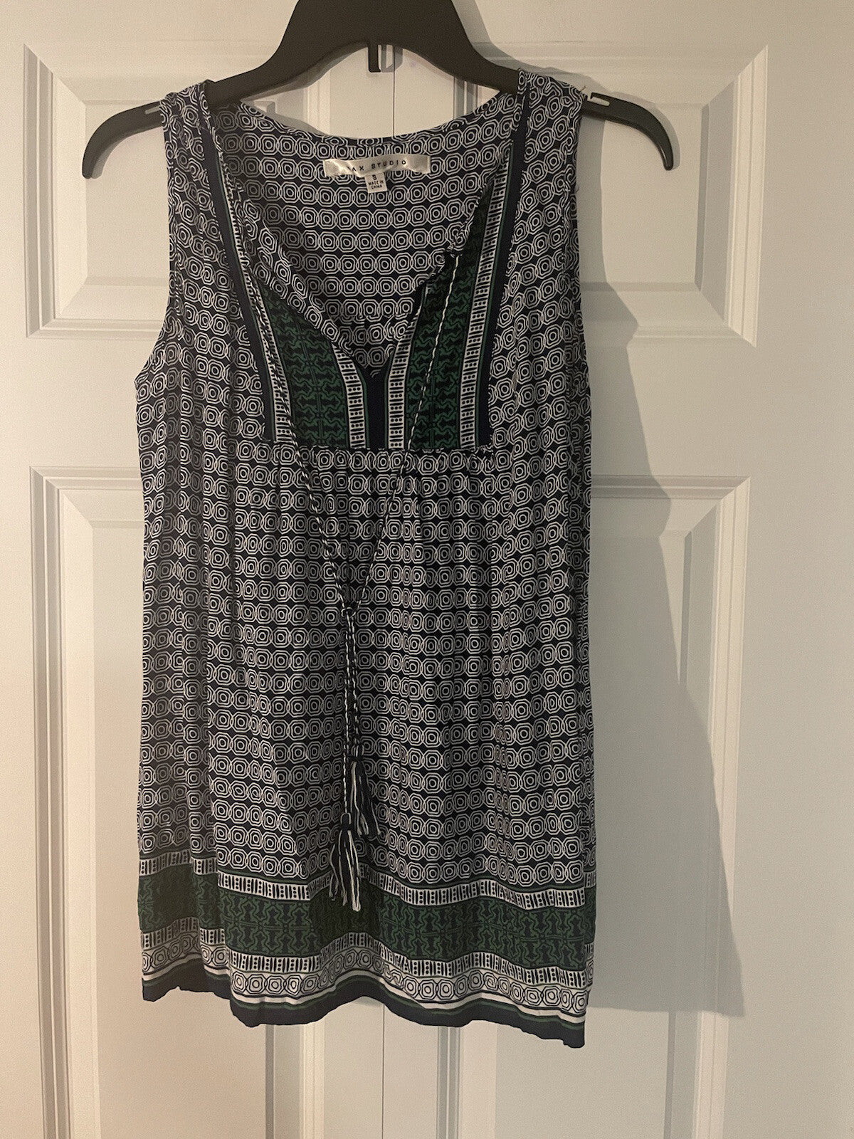 Max studio sleeveless blouse small blue white green print 