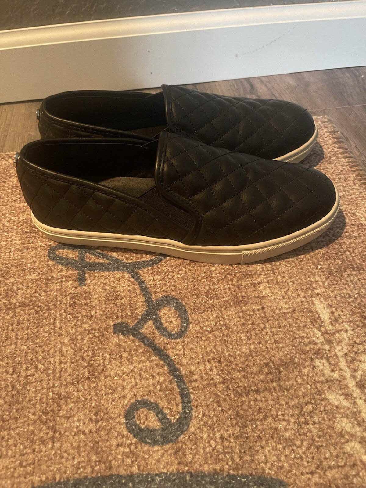 Steve Madden quilted black loafers size 9