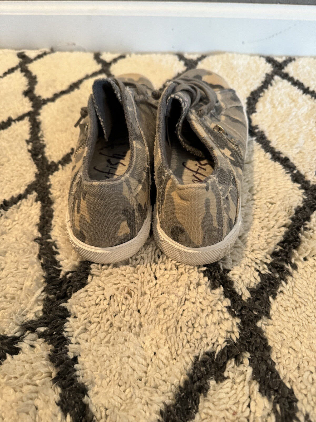 Blowfish Camo Sneakers Size 8 Green Tan 