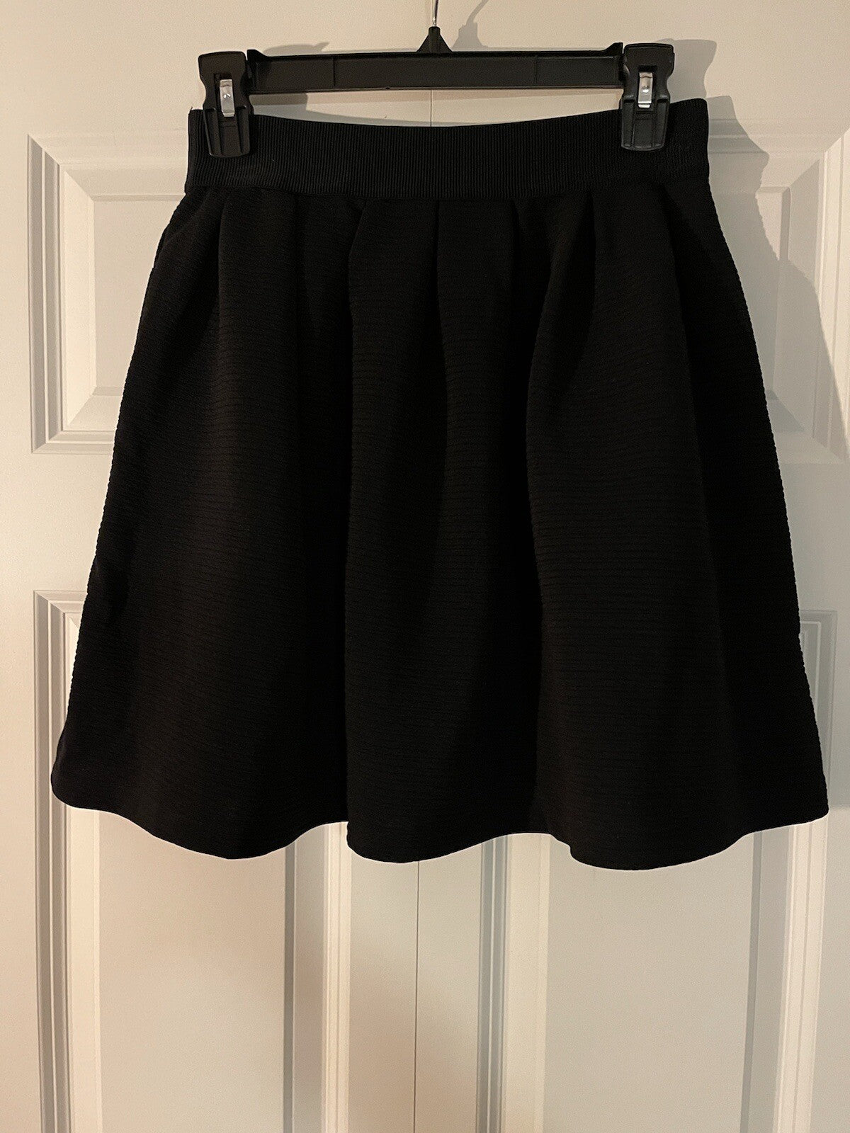 Lauren Conrad skirt size small black nwt