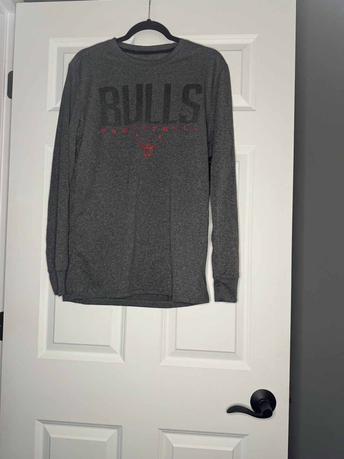 NBA Chicago Bulls Long Sleeve Shirt Small Gray Heathered Black Red Nwt 