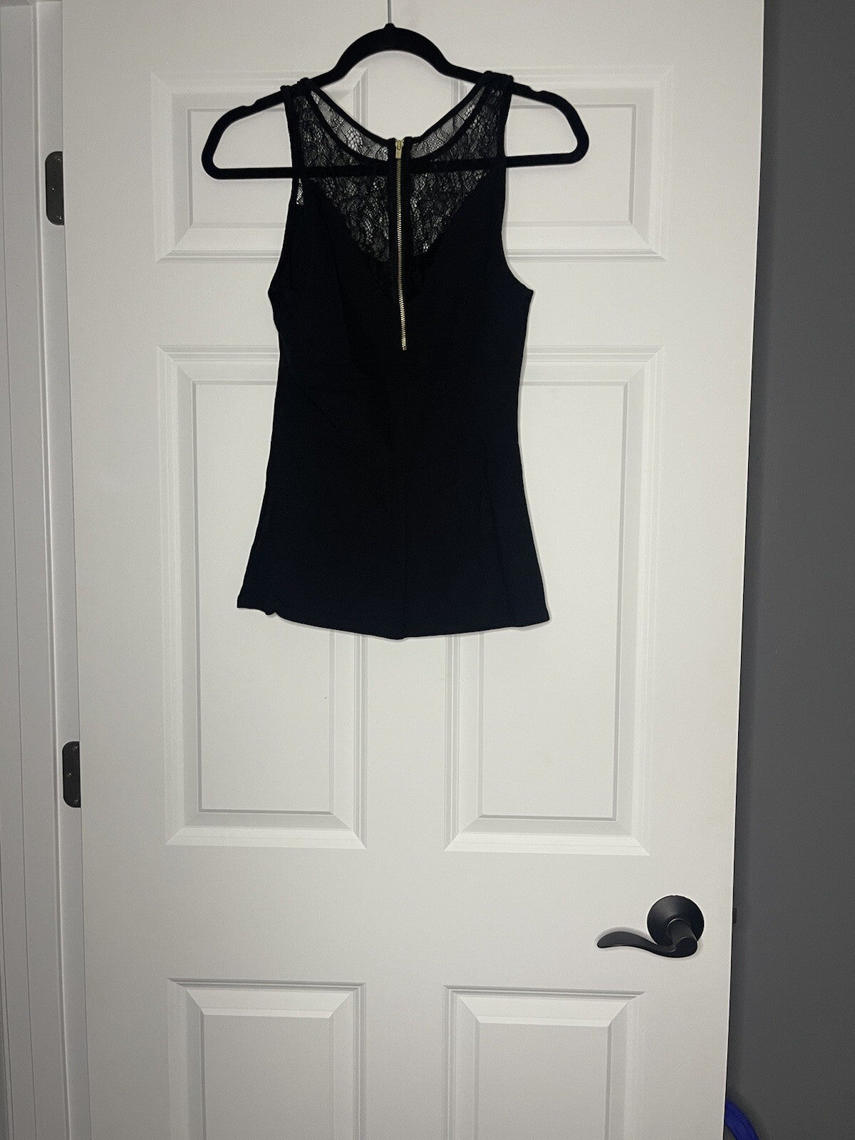 Express sleeveless blouse xs black with lace on top