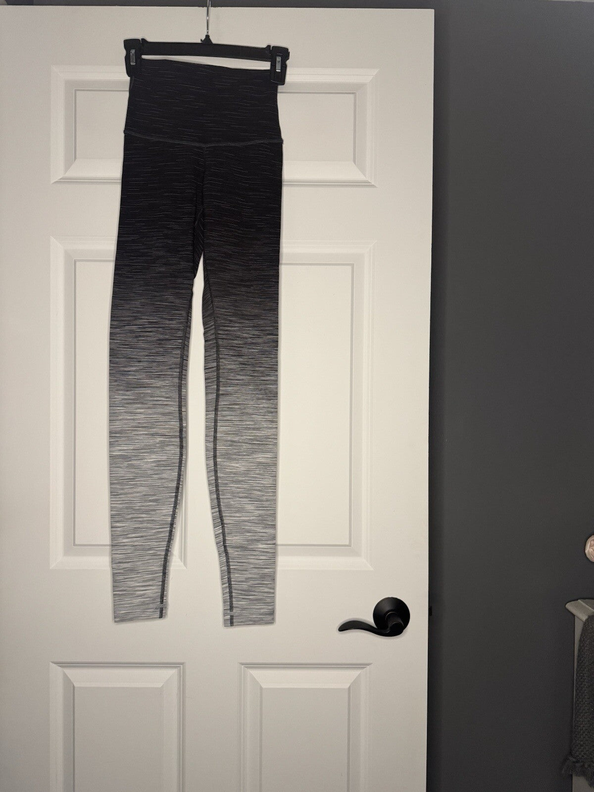 Lululemon Full Length Leggings Size 4 Black And White Excellent Condition