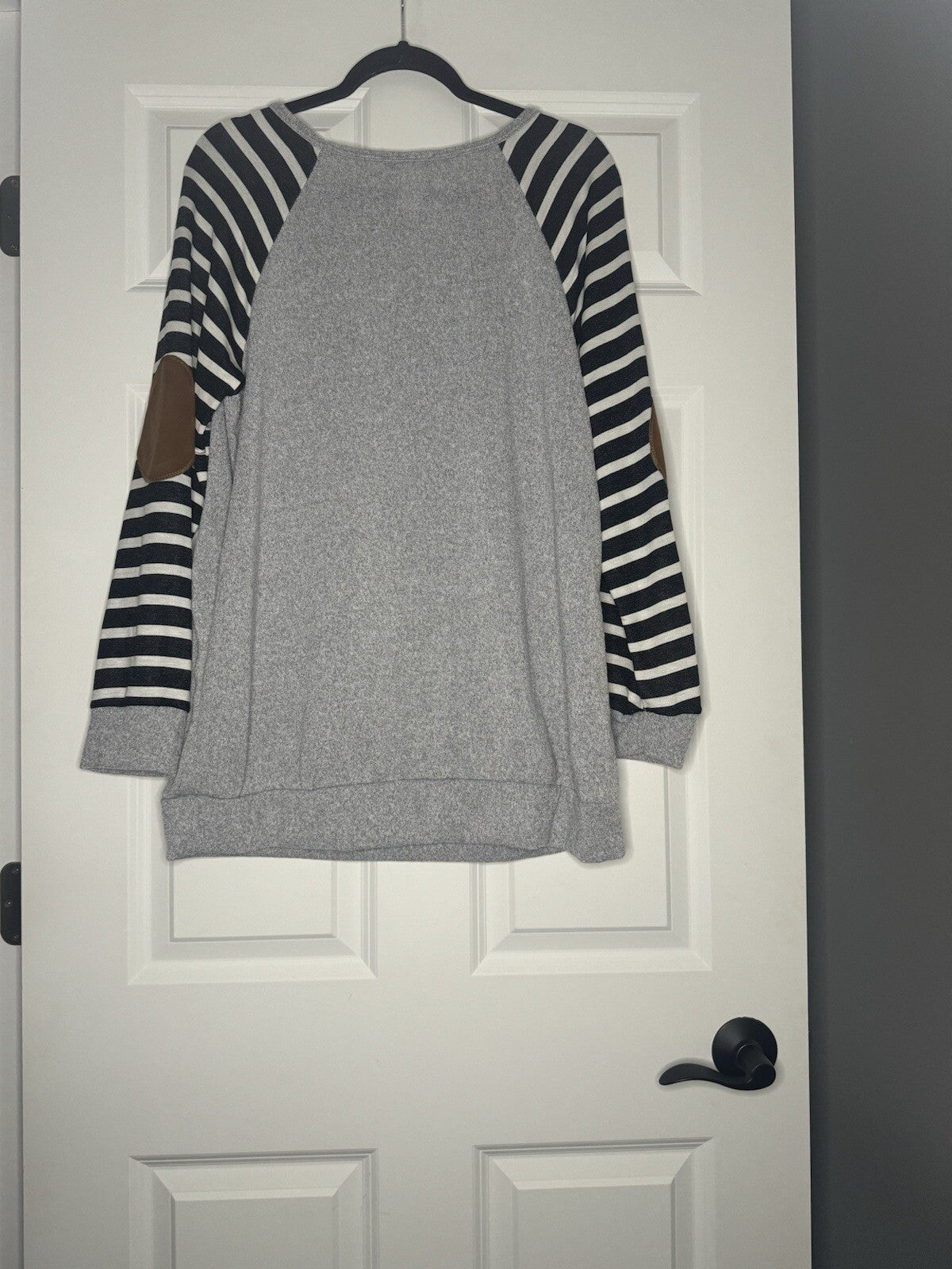 Hemish Long Sleeve Blouse Xl Gray Body Charcoal White Stripe Sleeves Nwt