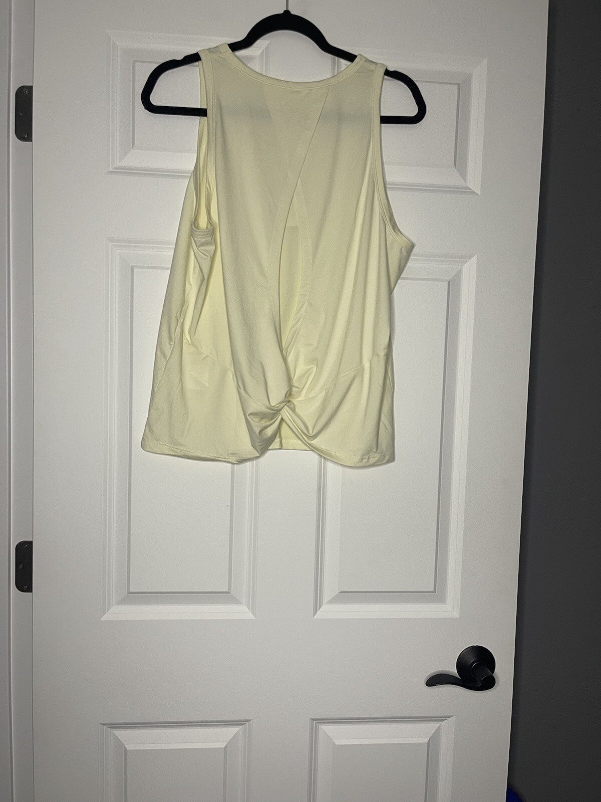 Fabletics blake open back twist tank xl light yellow NWT