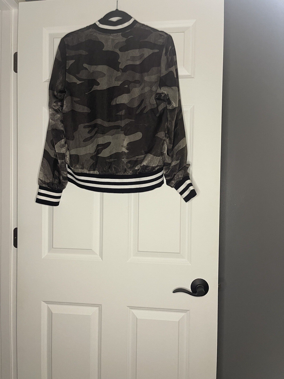 Peyton Jensen Jacket White Brown Black Iridescent Camo Print Small