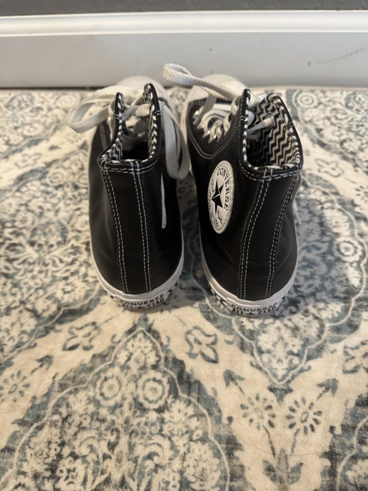 Converse High Tops Black Pleather W White Size 7 In Excellent Condition 