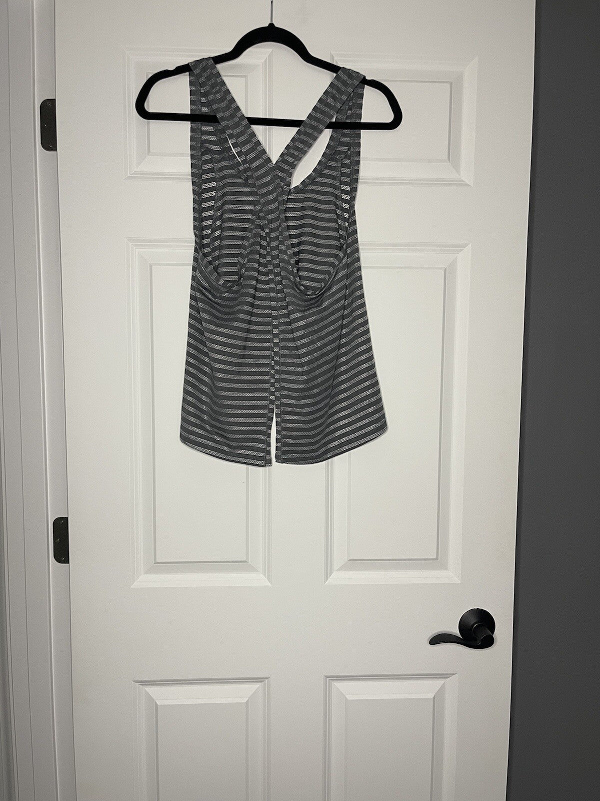 Zyia large tie back tank top gray 