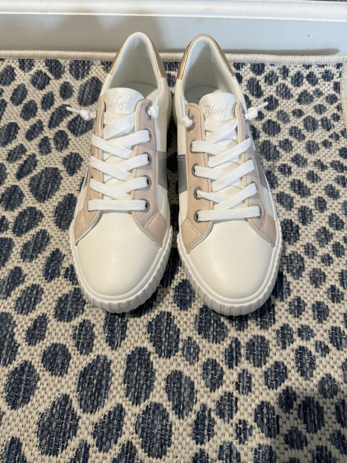 Blowfish Slip On Sneakers Size 11 Beige White Gold Silver Brand New