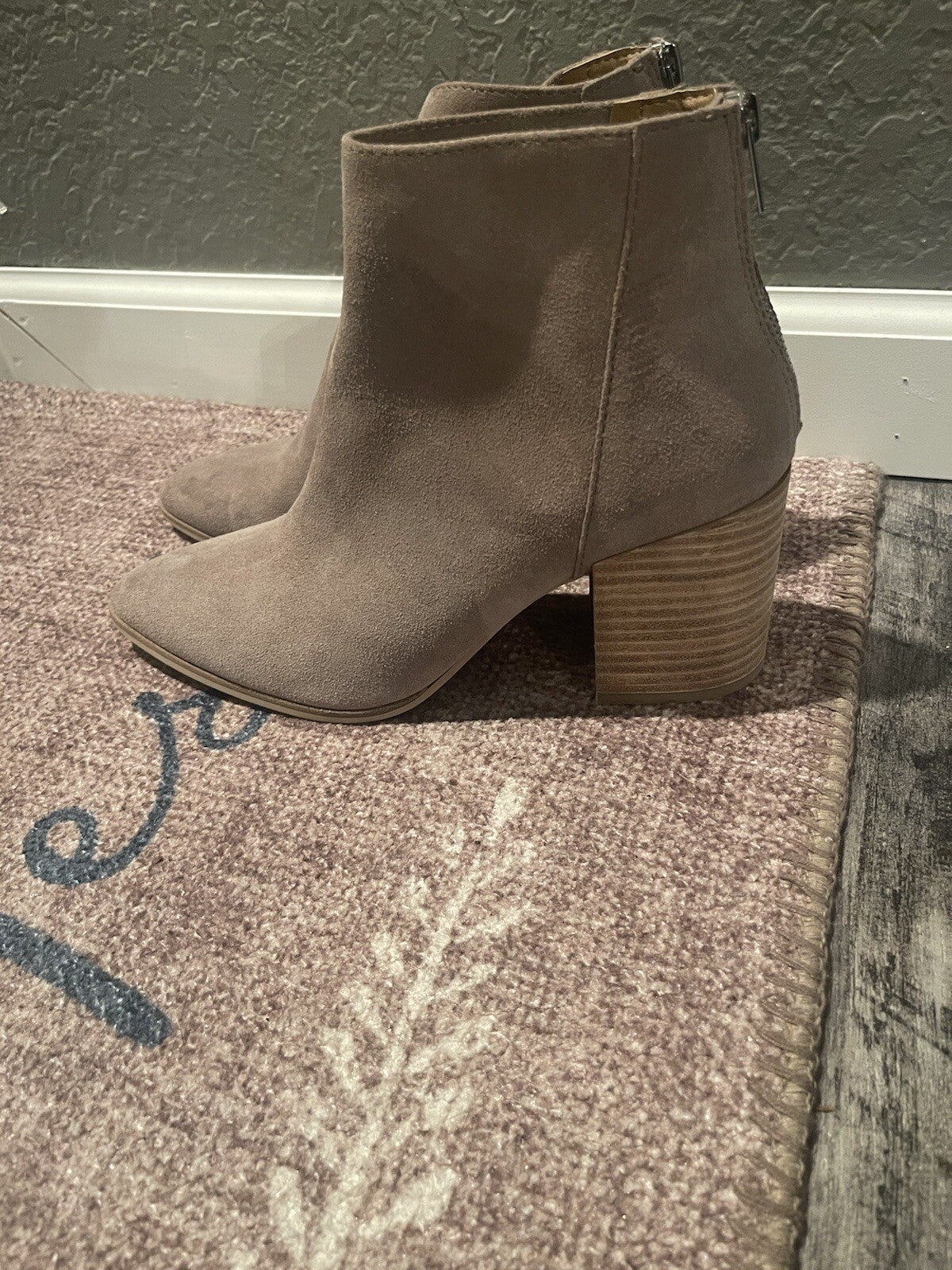 Steve Madden boots taupe size 9 brand new 