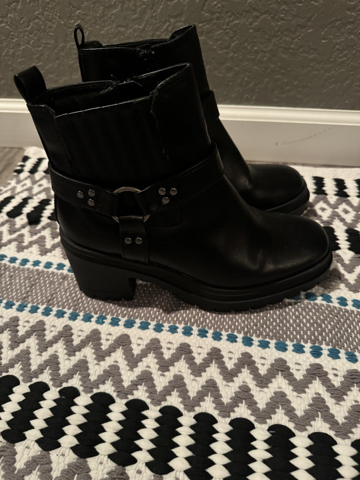 Sincerely Jules 7.5 Black Boots 