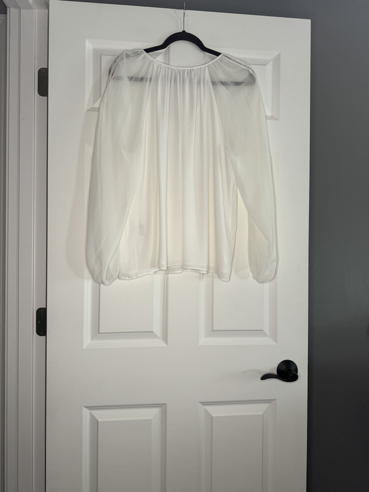 white house black market  Blouse Ivory Cut Out Sleeve Tie Collar 14 Nwt