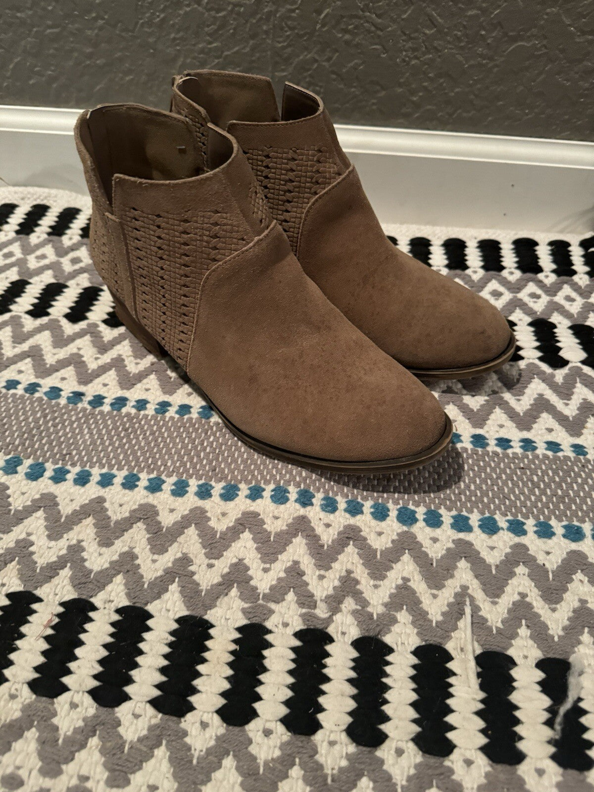 Kensie Grayce Taupe Booties Size 9