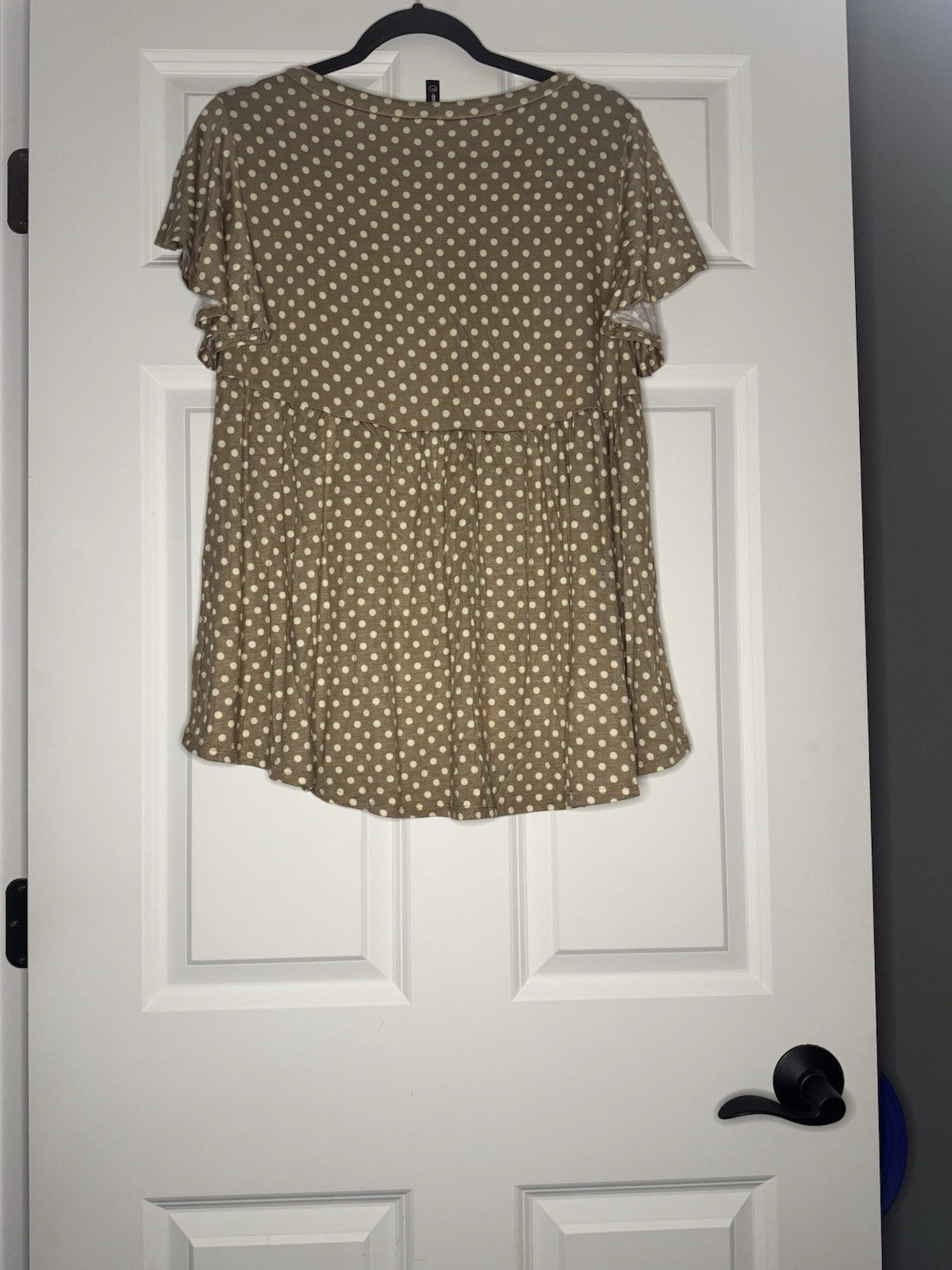I Clique Short Sleeve Blouse Large Taupe W Cream Polka Dot 