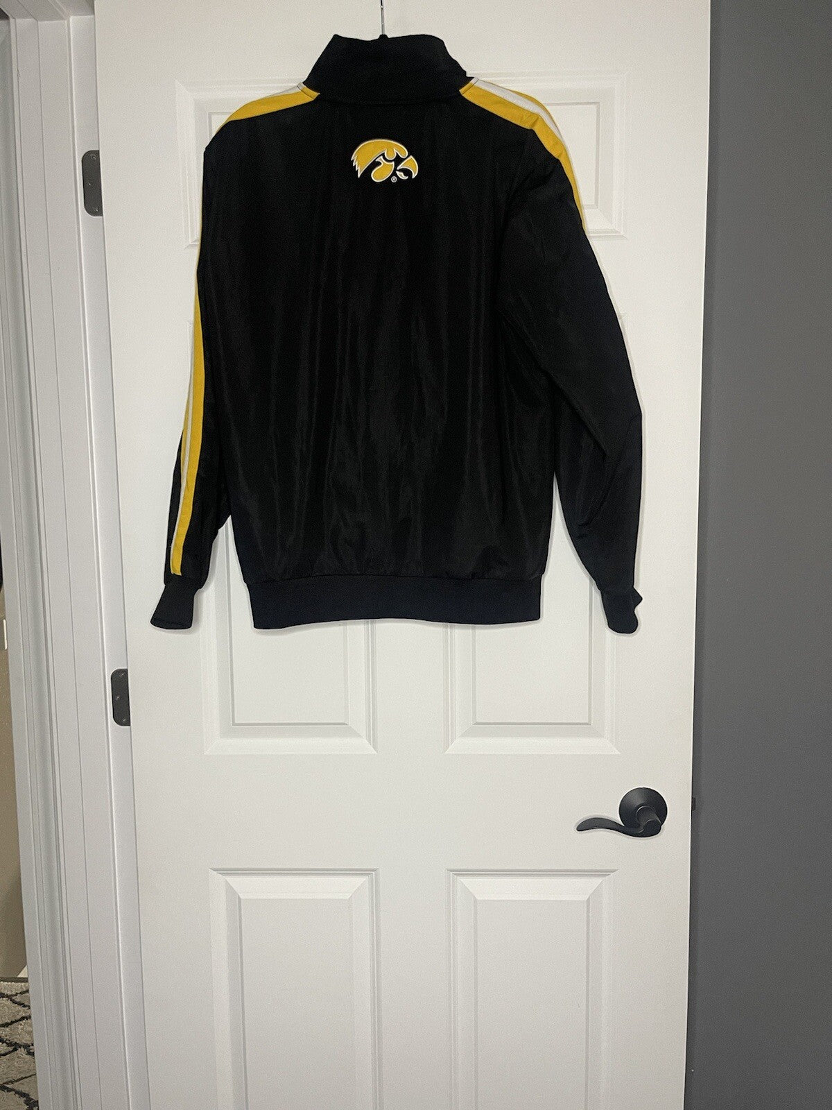 Colosseum Iowa Hawkeyes Zip Up Sweatshirt Large Black White Yellow