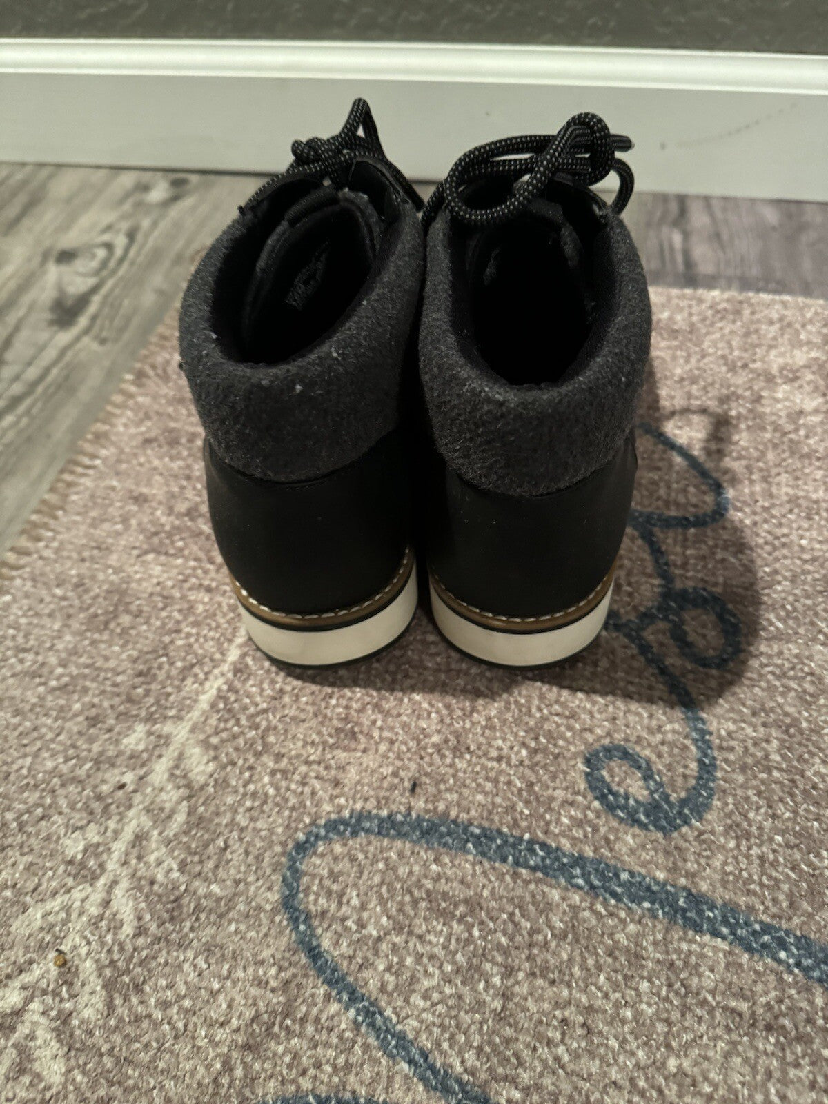 White Mountain Boots Size 10 Black Sparkly 