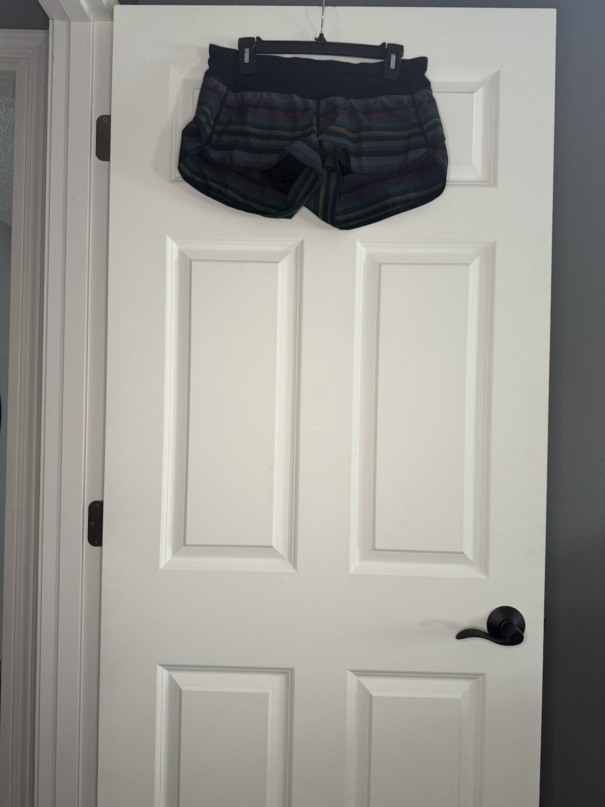 Lululemon Shorts W Liner Size 6 Black W Green Maroon Blue Stripe 