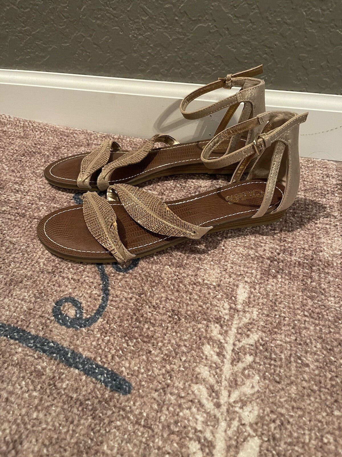 Carlos strappy sandals gold beaded 8.5 New