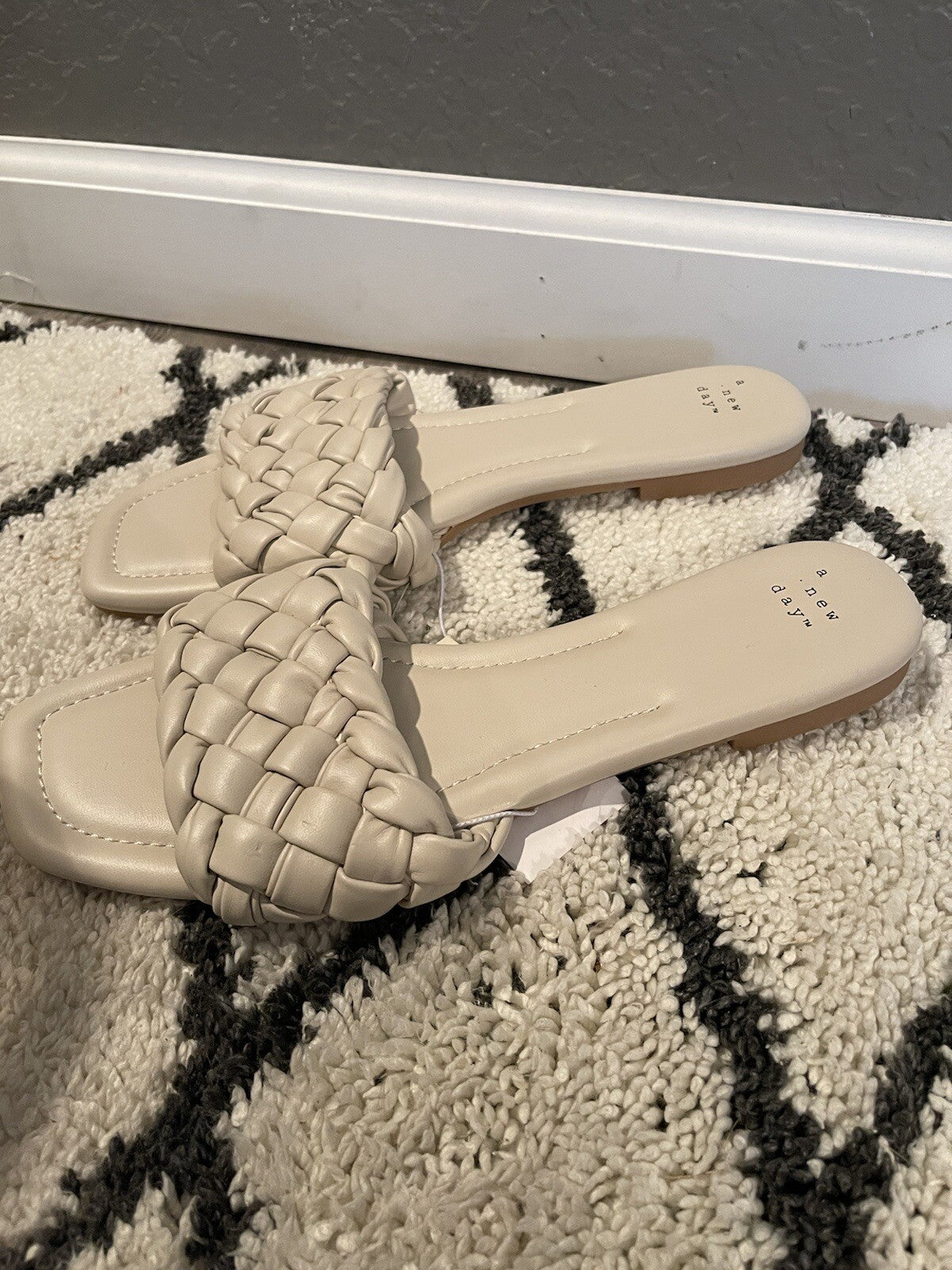 A New Day Cream Sandals Size 10 Nwt 