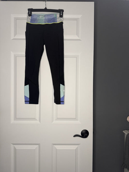 Lululemon Cropped Leggings Size 2 Black Lavender Green Zipper Pocket In Back