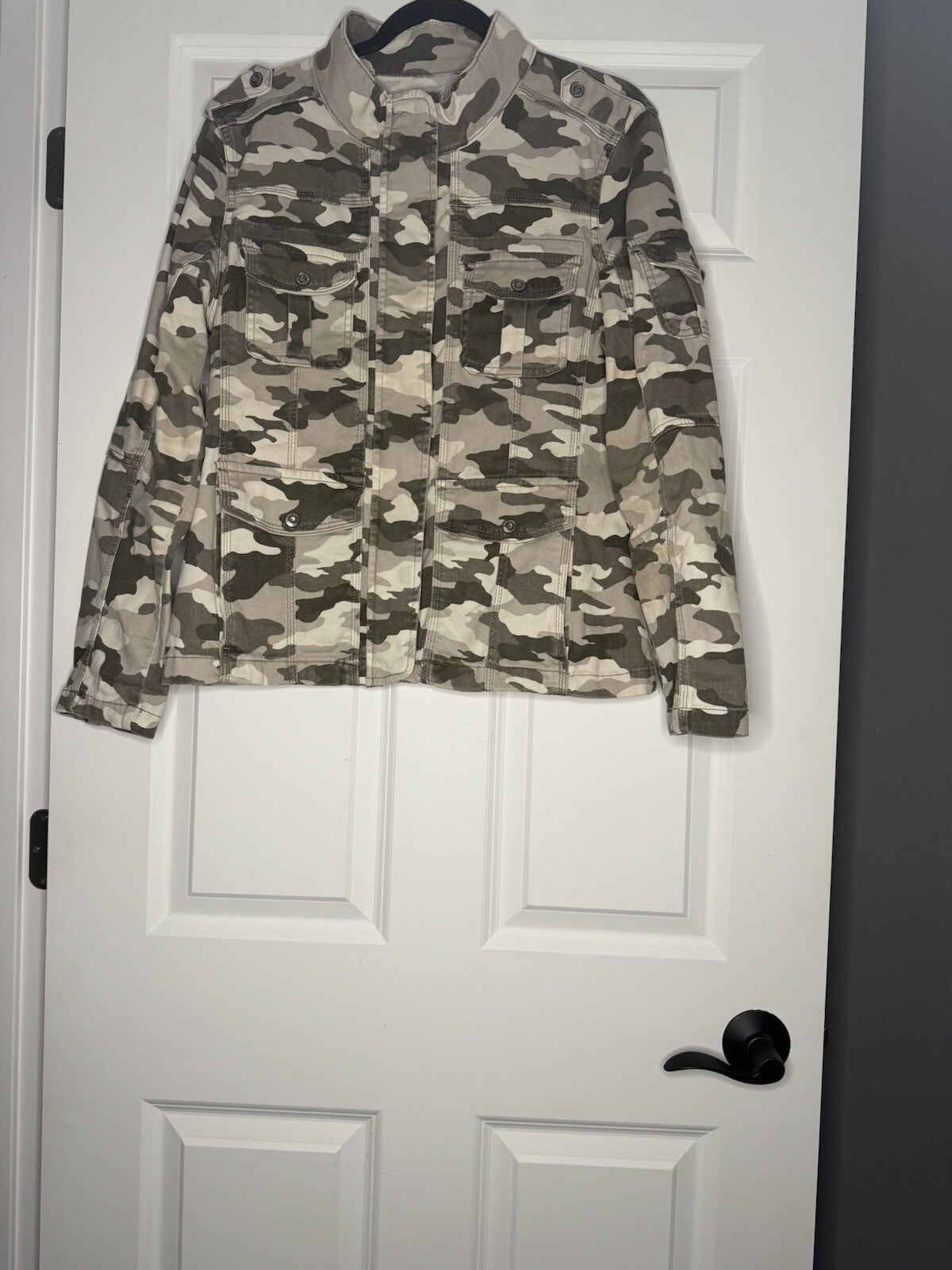 Kensie Jean Jacket Large Green Cream Taupe Camo Print