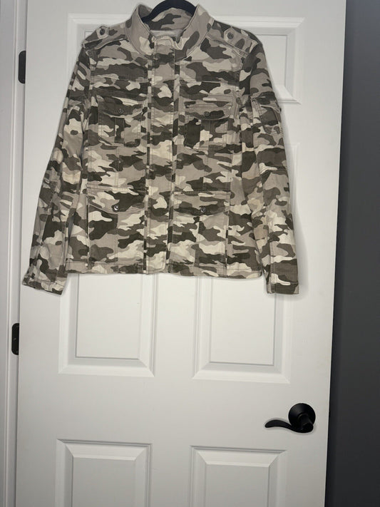 Kensie Jean Jacket Large Green Cream Taupe Camo Print
