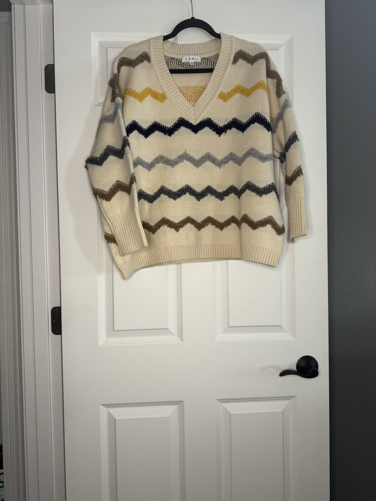 THML Sweater V Neck Medium Cream W Taupe Gray Yellow Blue Stitching 