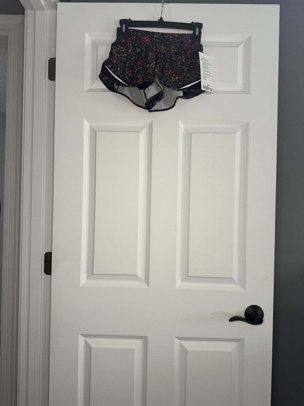Lululemon Hotty Hot Shorts Size 4 Black A Multi Floral W Liner Nwt 